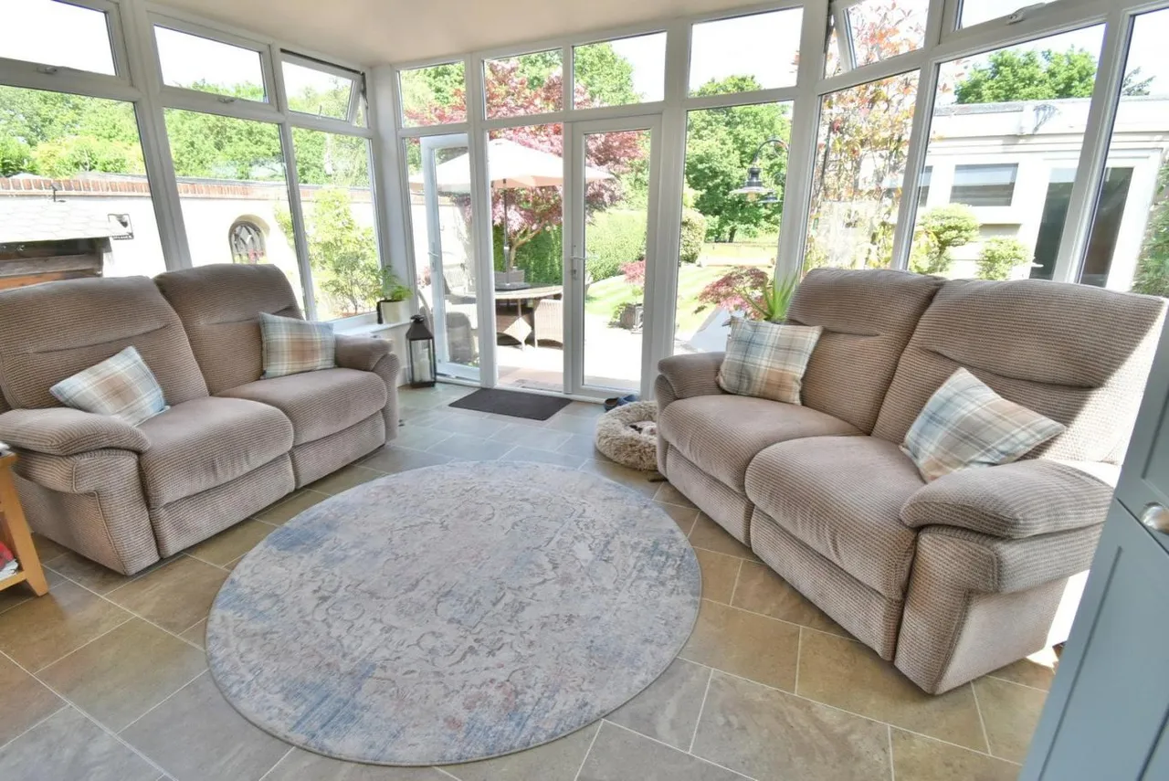 St James Road, BH22, photo 5