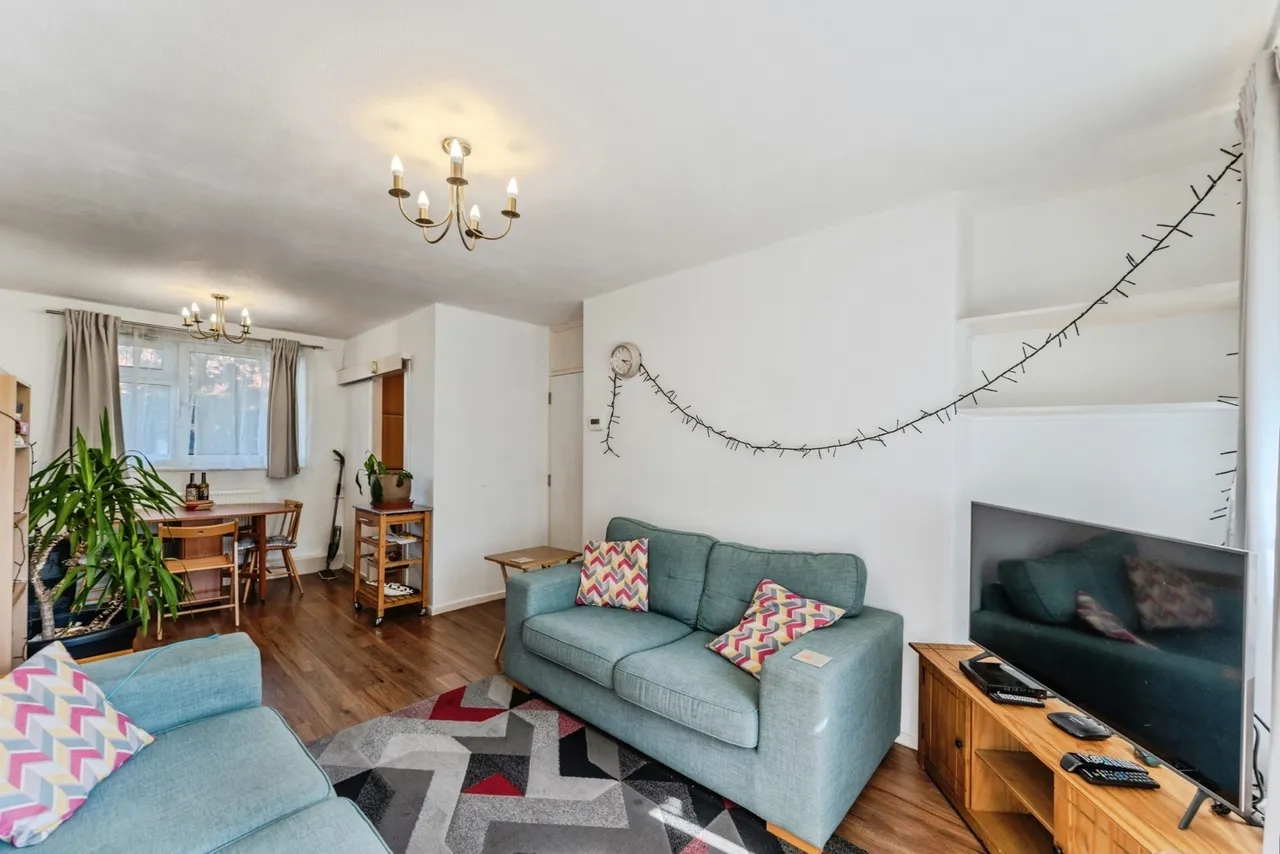 Watford Close, London, SW11, photo 5