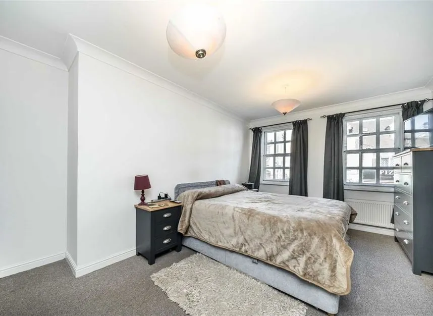 High Street, Hampton Wick, KT1, photo 4