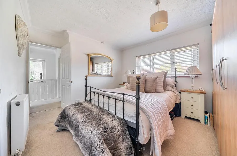 Roberts Road, Barton Stacey, SO21, photo 15