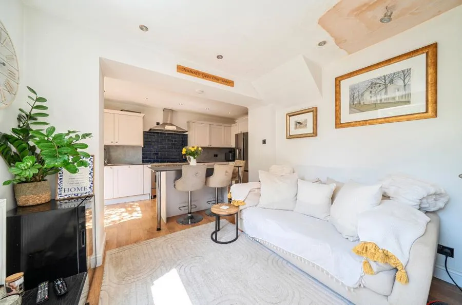 Roberts Road, Barton Stacey, SO21, photo 13