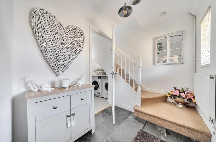 Roberts Road, Barton Stacey, SO21, photo 18