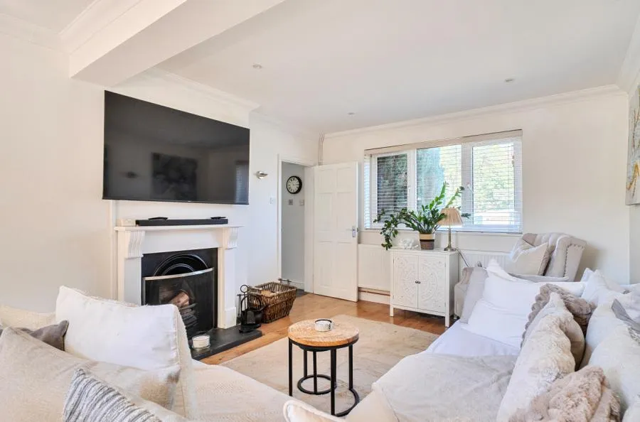 Roberts Road, Barton Stacey, SO21, photo 4