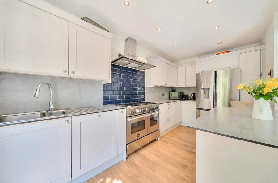 Roberts Road, Barton Stacey, SO21, photo 3