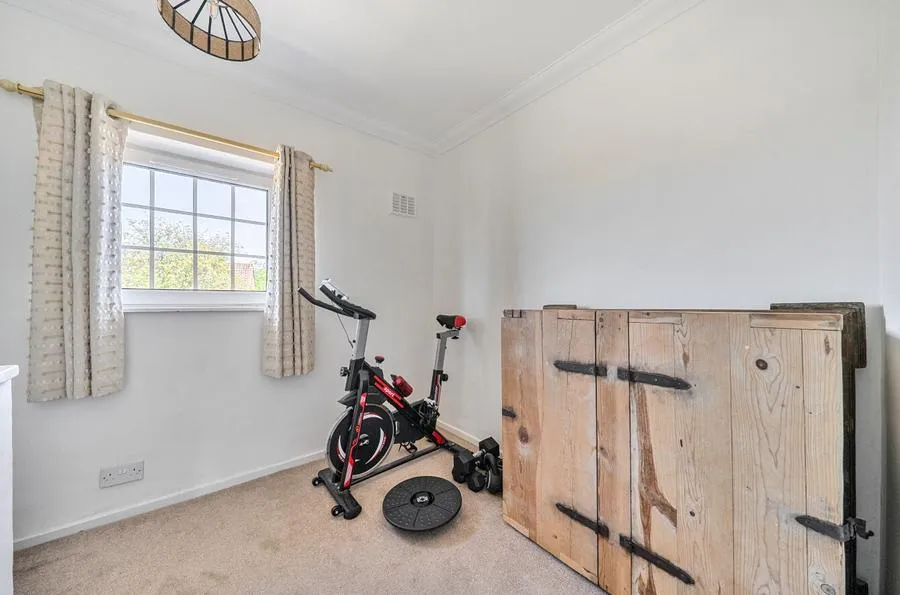Roberts Road, Barton Stacey, SO21, photo 16