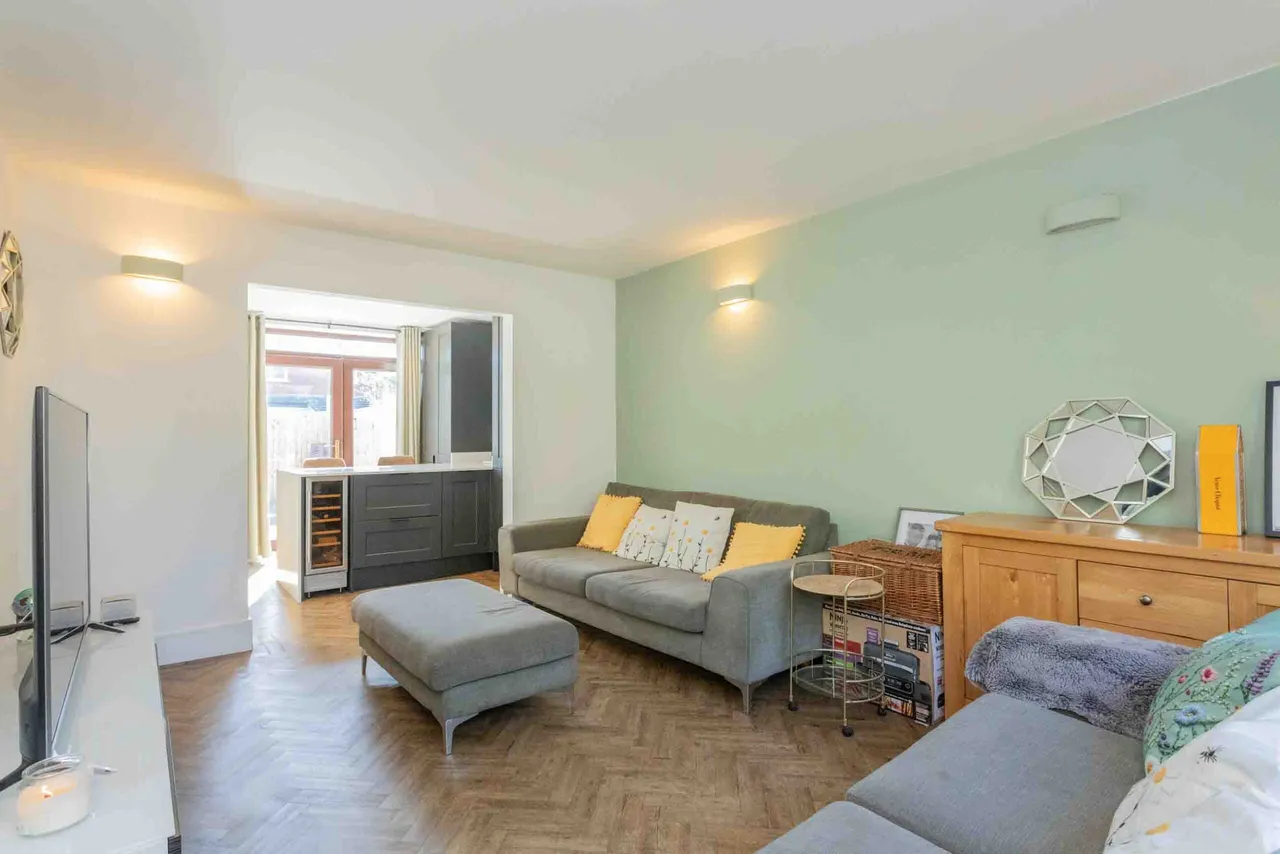 Glen Avenue, Swinton, Manchester, M27 9PL, photo 2