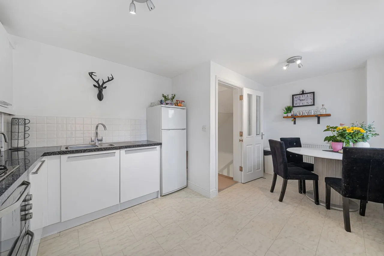Lingwell Park, Widnes, Widnes, WA8 9YP, photo 7