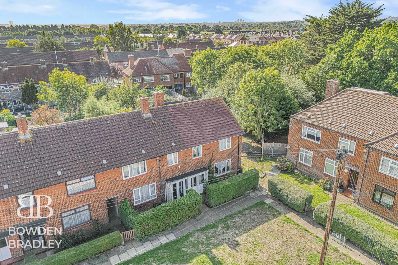 Manford Cross, Chigwell, IG7, photo 20