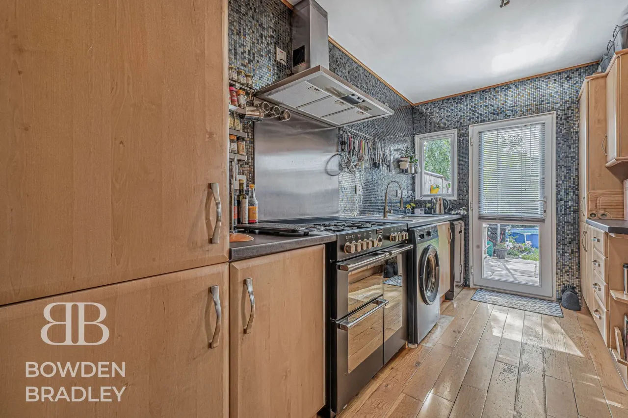 Manford Cross, Chigwell, IG7, photo 28
