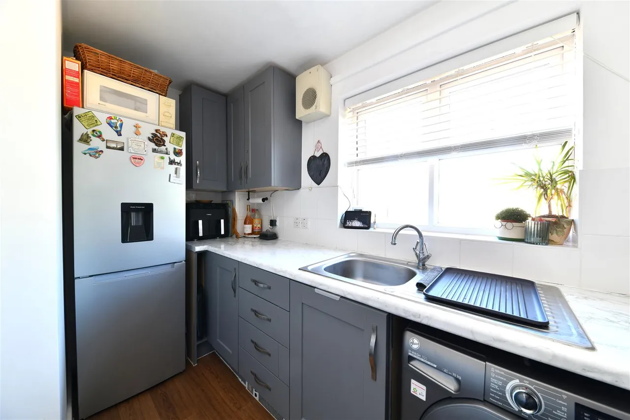Sharp Court, Stevenage, SG1 3UJ, photo 9