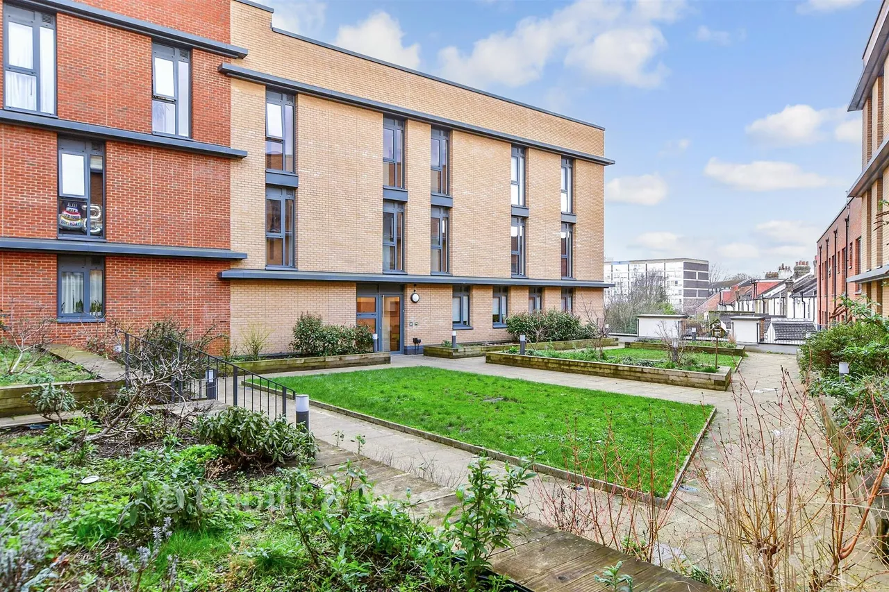 High Street, Sutton, SM1, photo 12