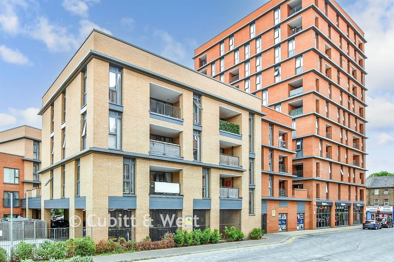 1 bed flat for sale, High Street, Sutton, SM1