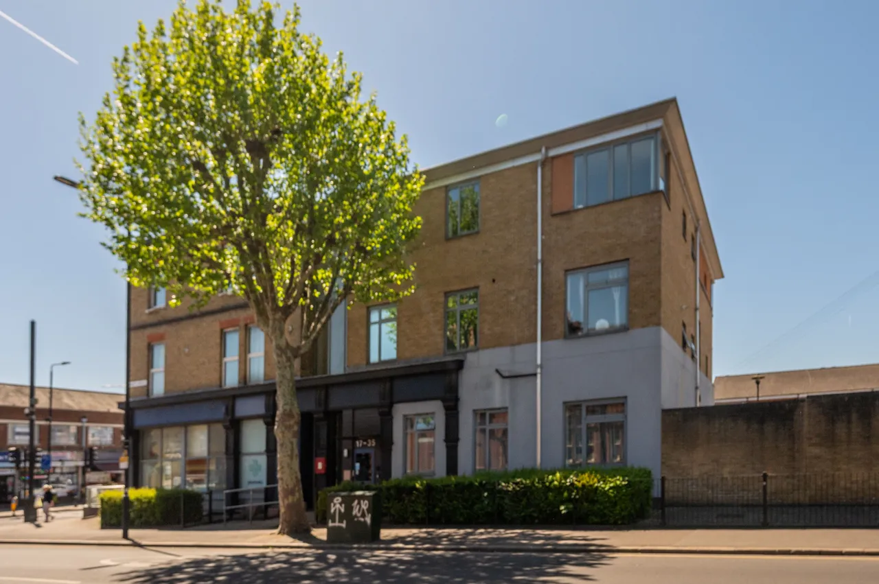 31 Rabbits Road, London, photo 2