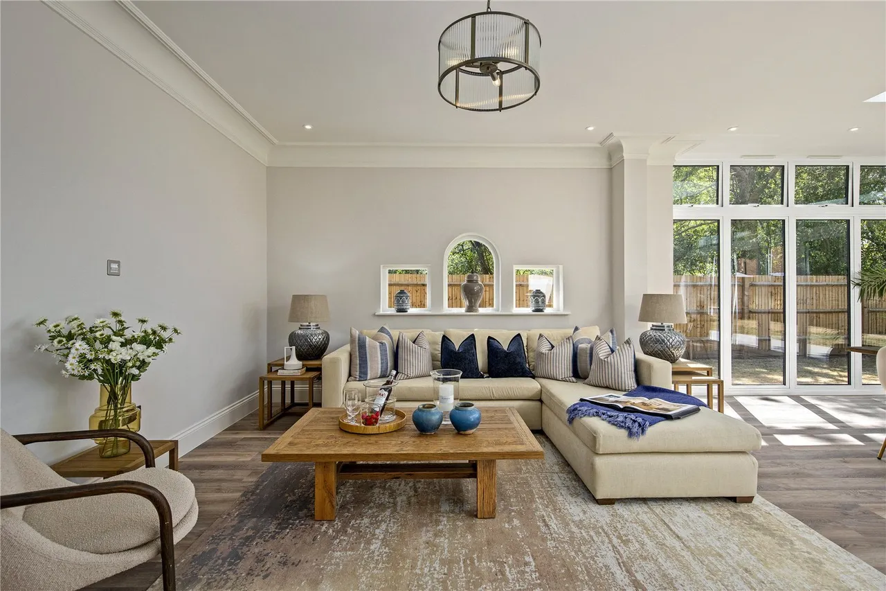High Street, Hampton Hill, TW12, photo 15
