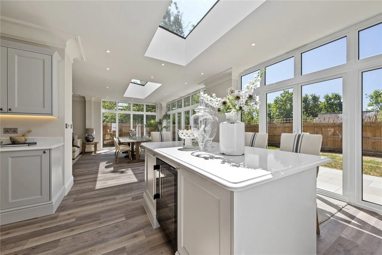 High Street, Hampton Hill, TW12, photo 20