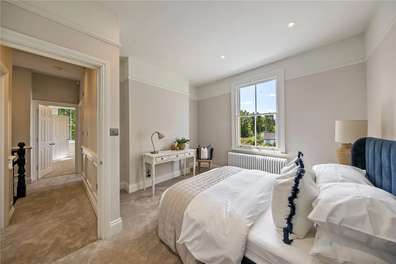 High Street, Hampton Hill, TW12, photo 27