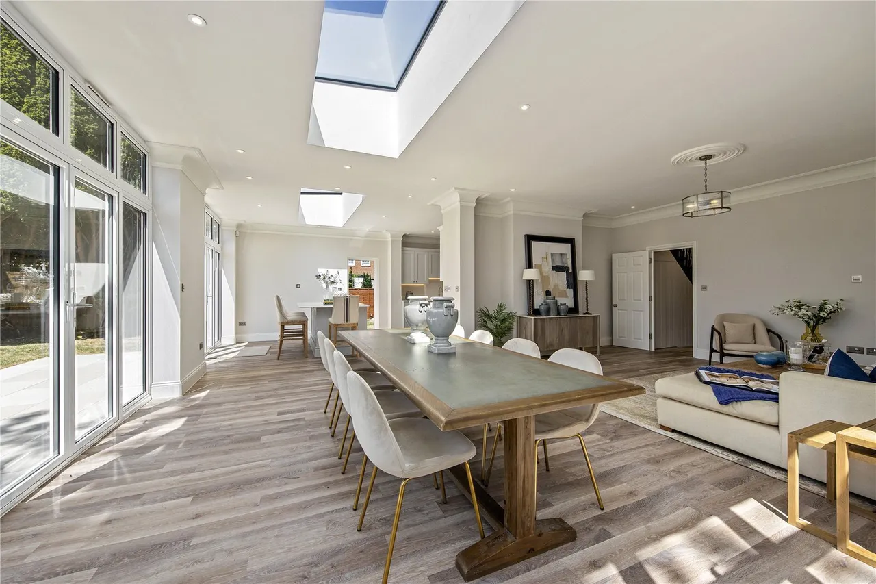 High Street, Hampton Hill, TW12, photo 17