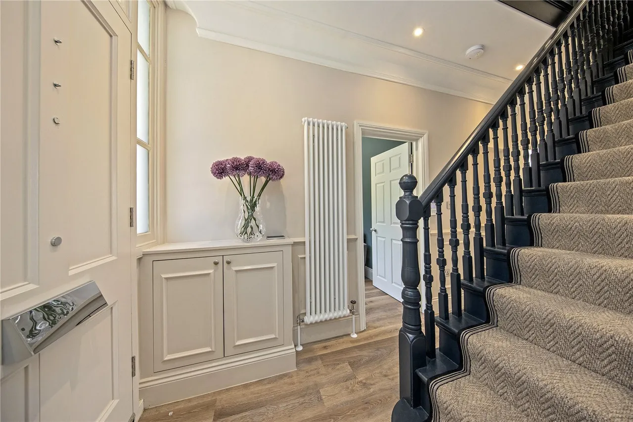 High Street, Hampton Hill, TW12, photo 10