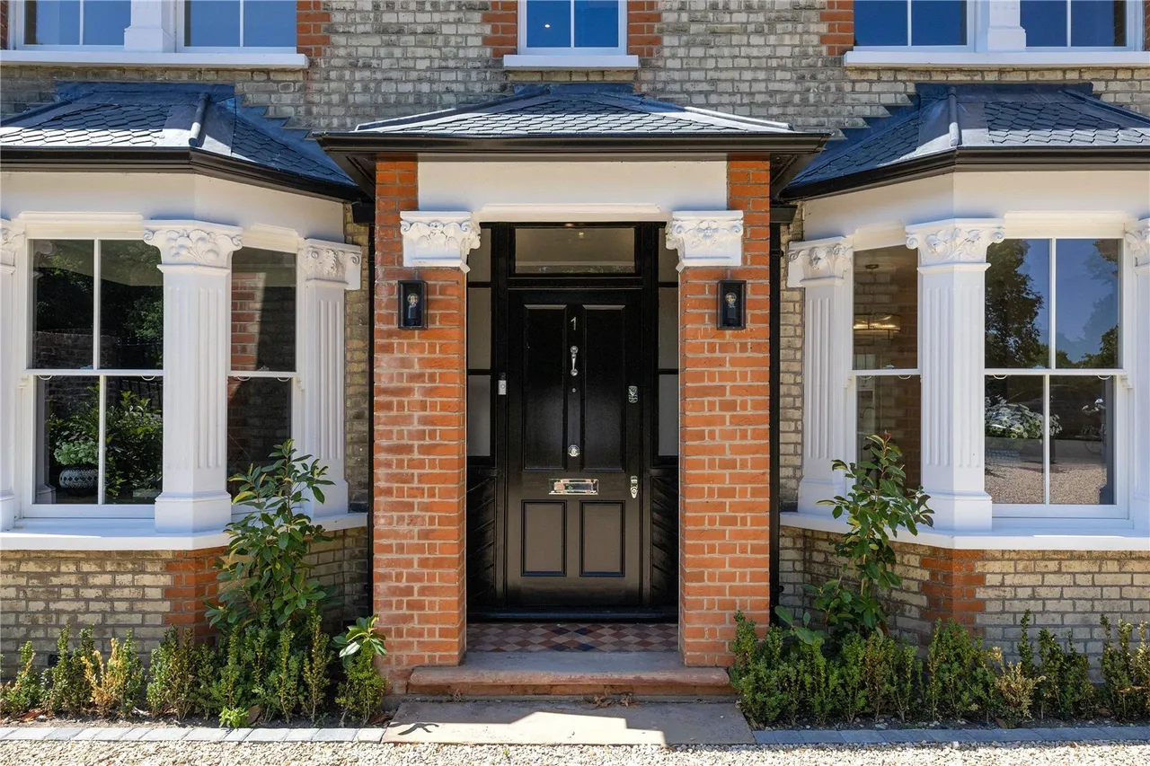 High Street, Hampton Hill, TW12, photo 37
