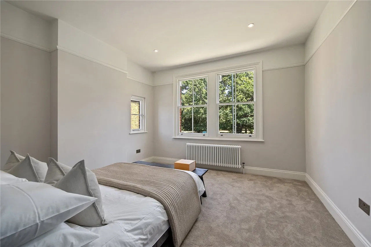 High Street, Hampton Hill, TW12, photo 25