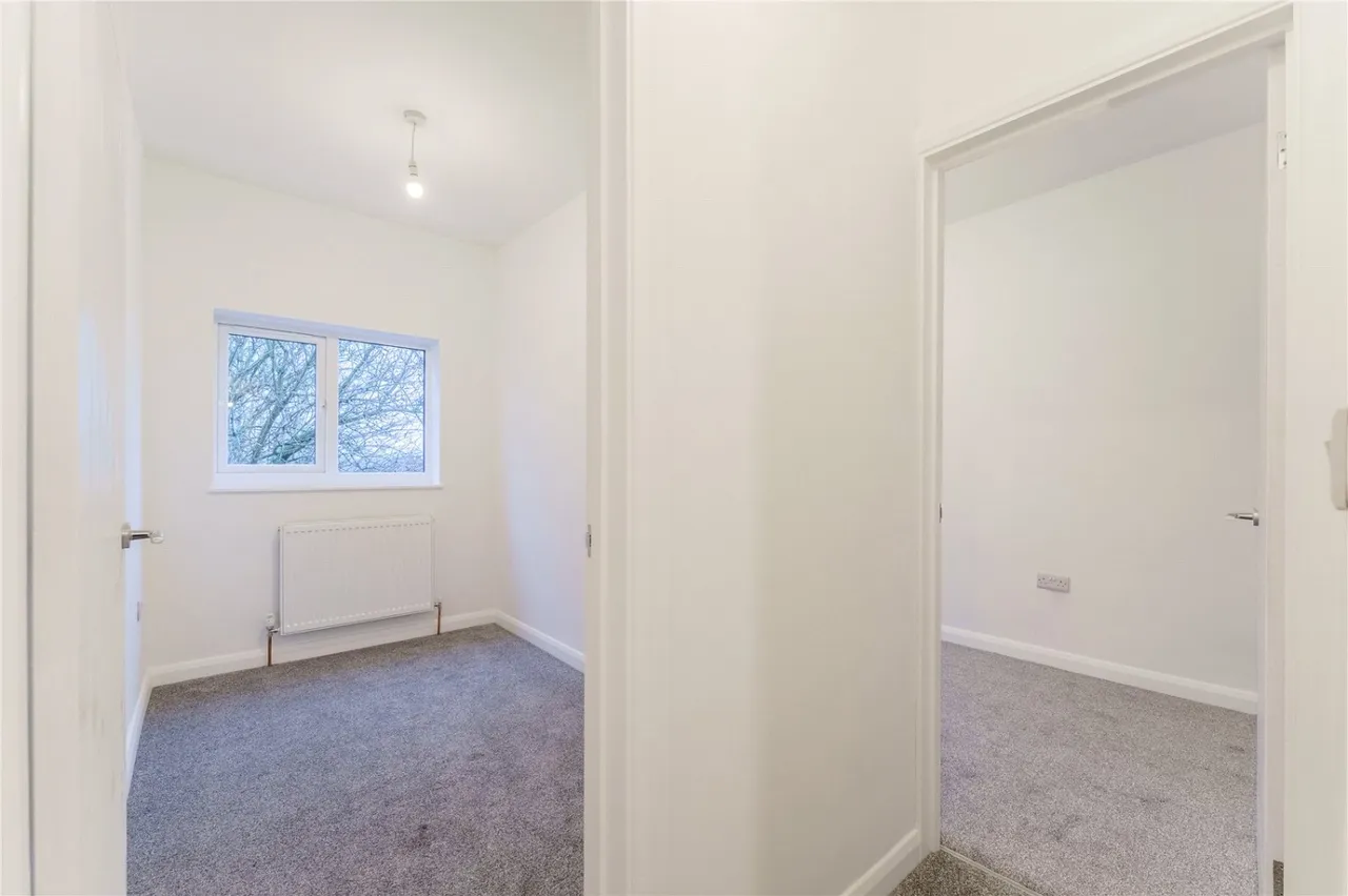 Field Crescent, South Elmsall, WF9, photo 4
