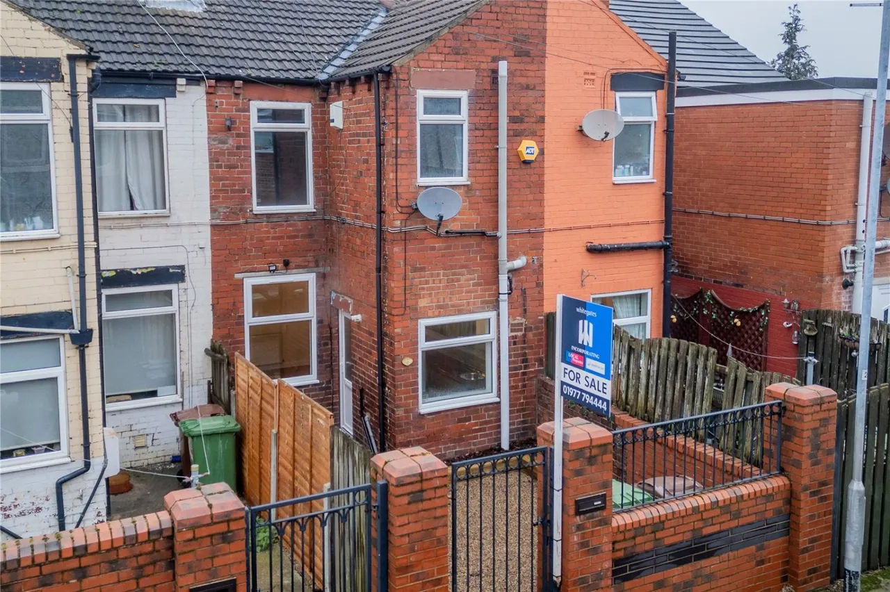 3 bed house for sale, Field Crescent, South Elmsall, WF9