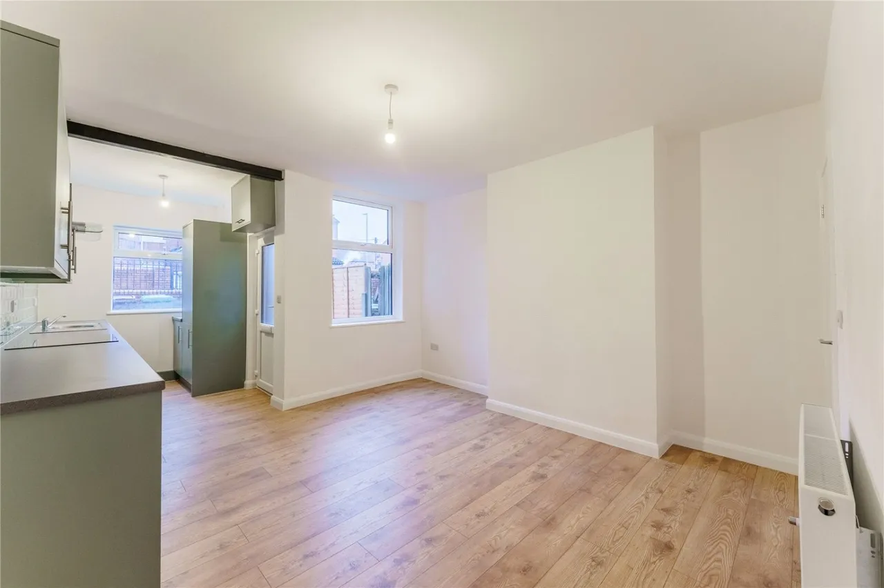 Field Crescent, South Elmsall, WF9, photo 11