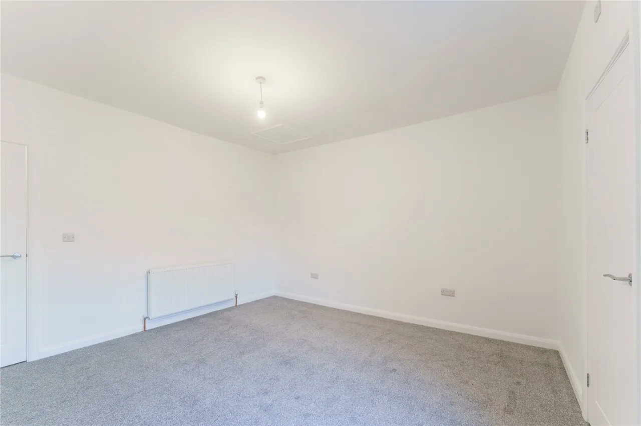 Field Crescent, South Elmsall, WF9, photo 12
