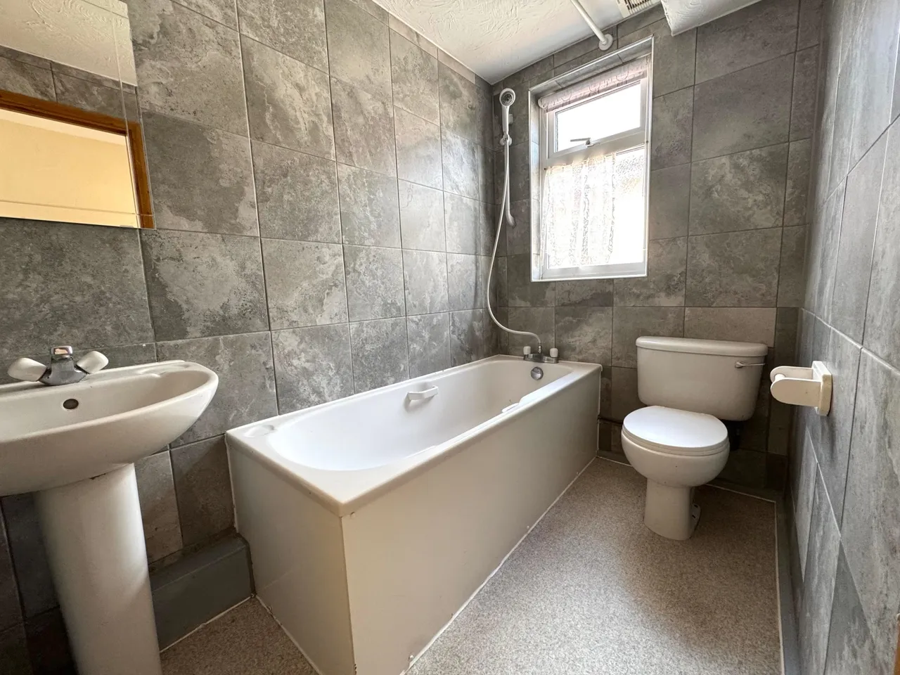 Chattern Road, Surrey Ashford, TW15, photo 8