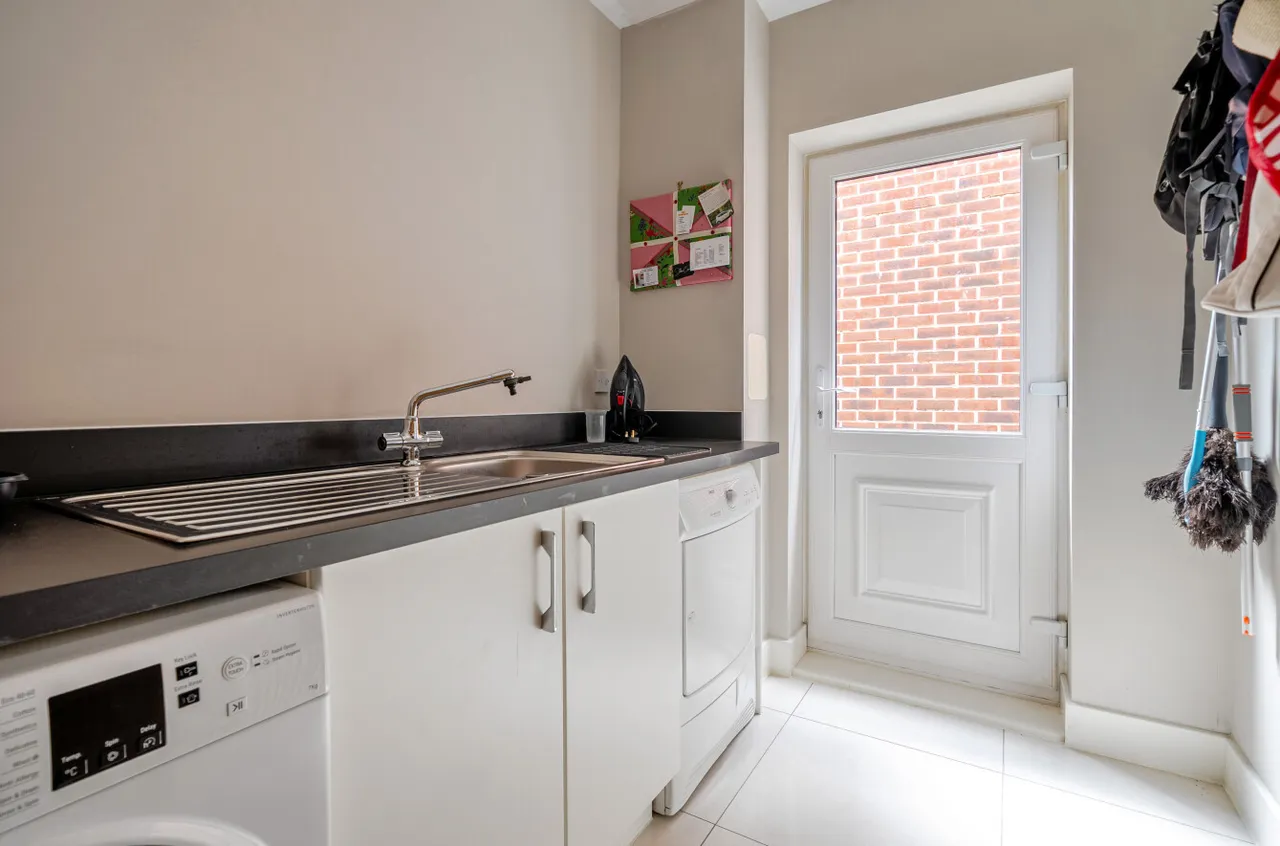 Romans Close, Guildford, GU1, photo 6