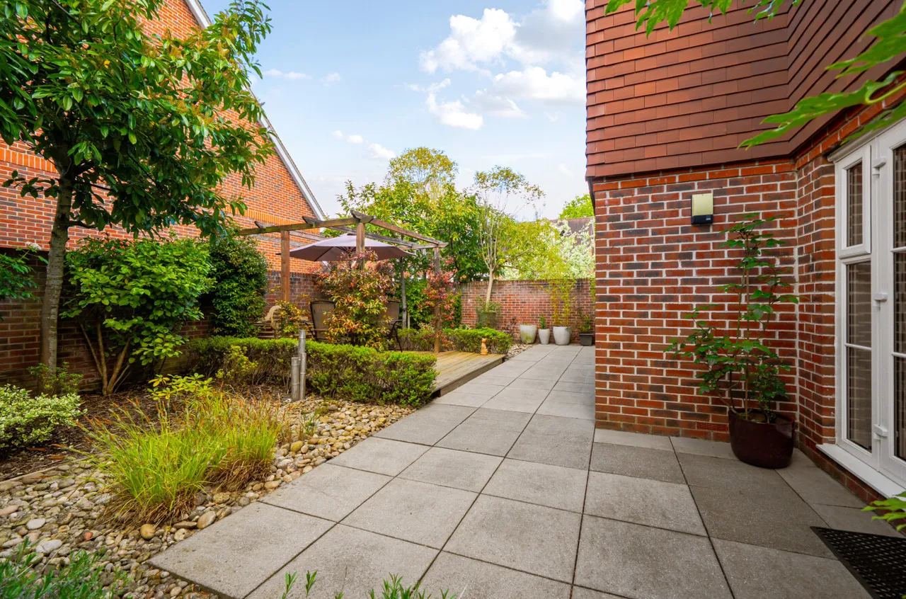 Romans Close, Guildford, GU1, photo 32
