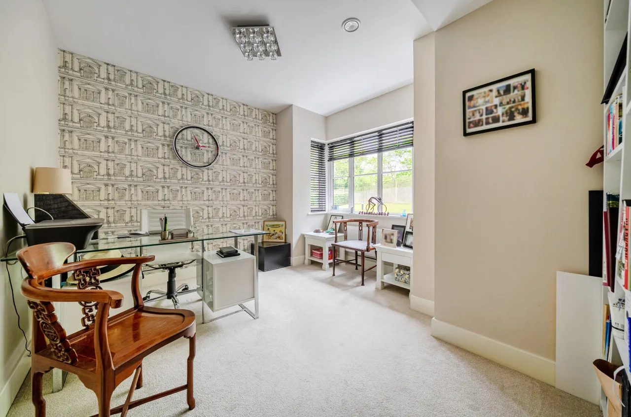 Romans Close, Guildford, GU1, photo 11