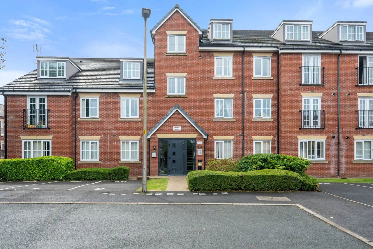 2 bed flat for sale — Apartment 12, 80 Priestfields, Leigh, Leigh, WN7 2RX