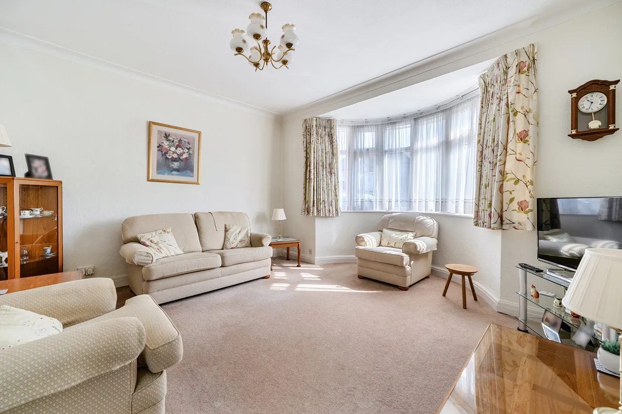 The Drive, Harrow, HA2, photo 2