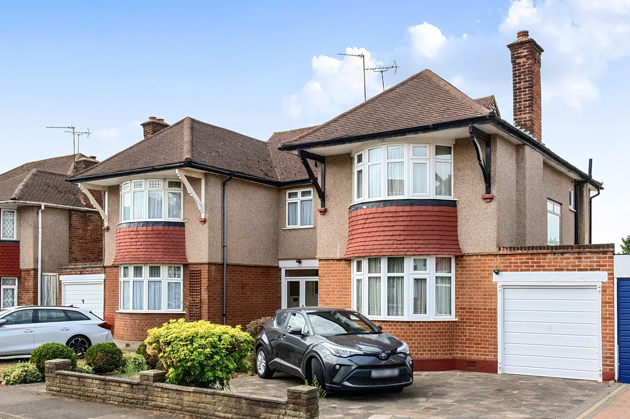 3 bed house for sale, The Drive, Harrow, HA2