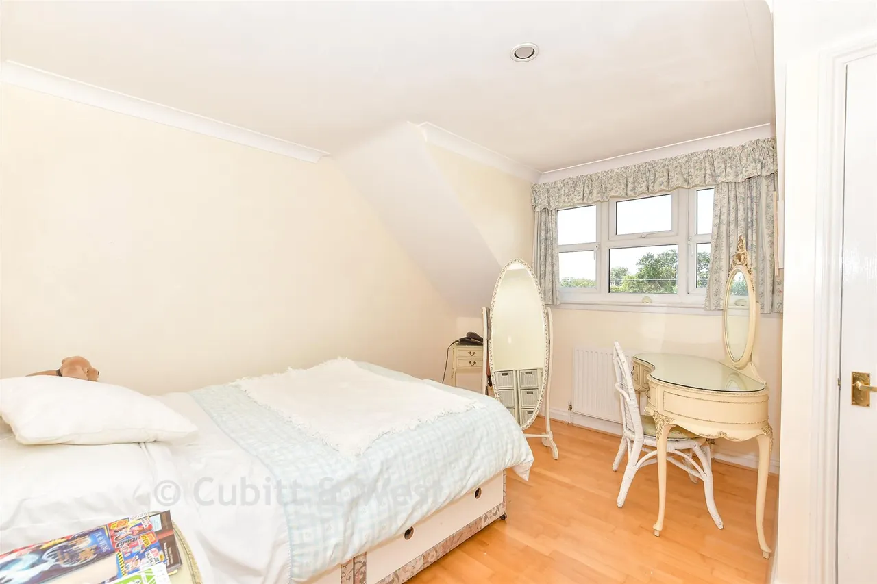 Havant Road, Hayling Island, PO11, photo 12