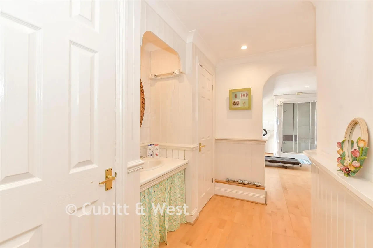Havant Road, Hayling Island, PO11, photo 14
