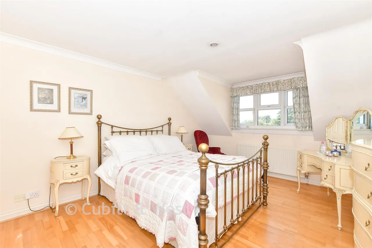 Havant Road, Hayling Island, PO11, photo 10