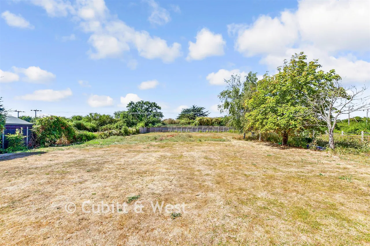 Havant Road, Hayling Island, PO11, photo 18