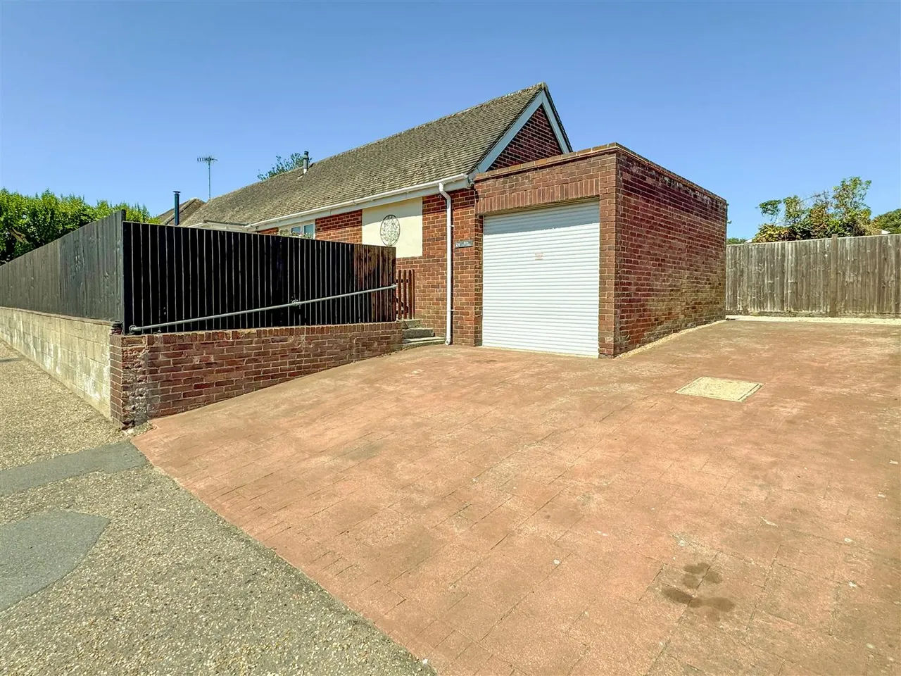 Courtwick Road, Wick, photo 13