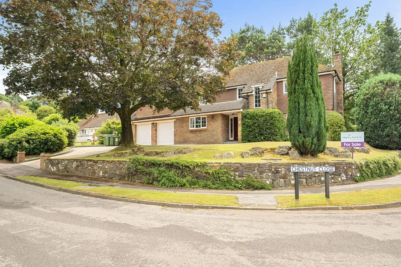5 bed property for sale, Chestnut Close, Storrington, RH20