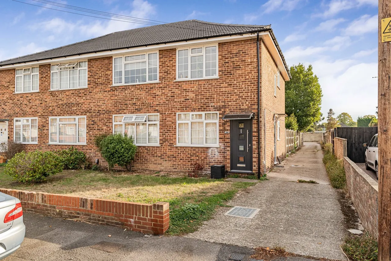 3 bed flat for sale, Ashgrove Road, Ashford, TW15
