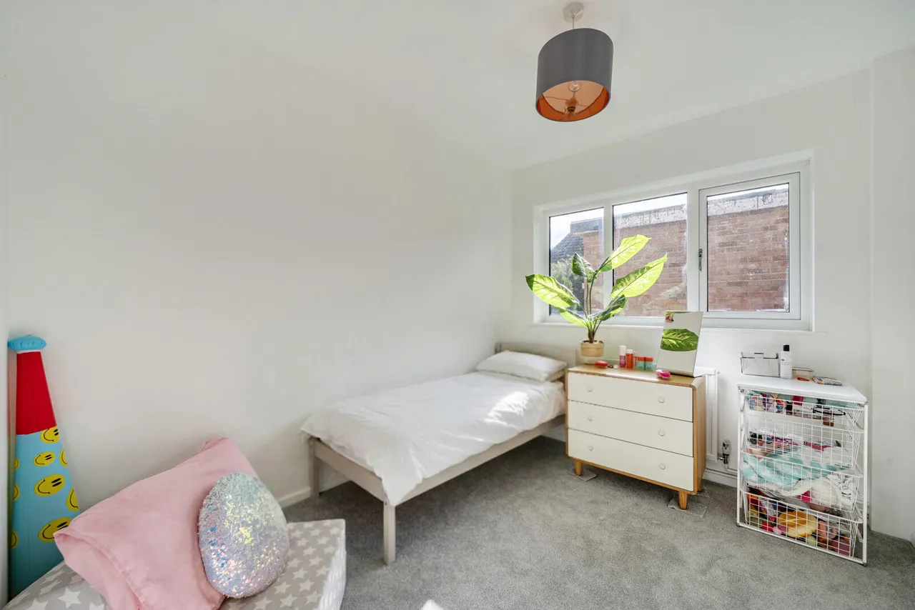 Nicholas Road, Henley-on-Thames, RG9, photo 9