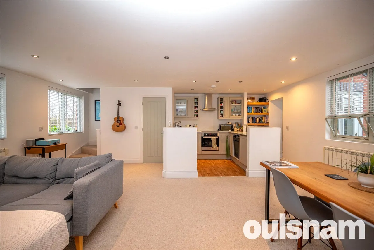 Santridge Lane, Bromsgrove, Worcestershire, B61 8JY, photo 5