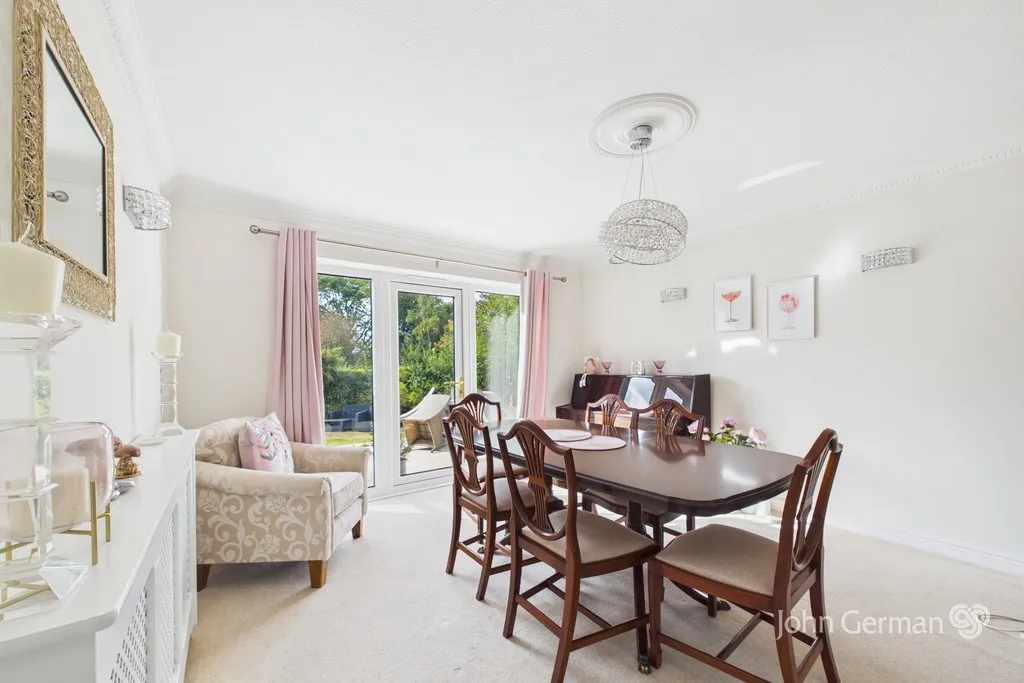 Blore Close, Ashbourne, photo 6