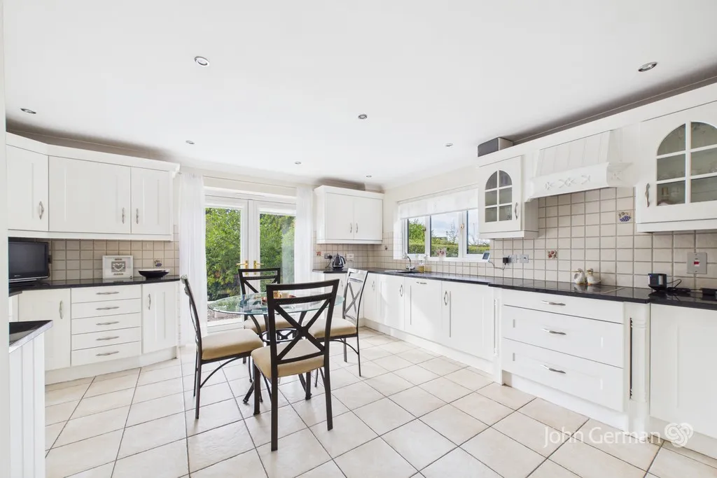 Blore Close, Ashbourne, photo 3