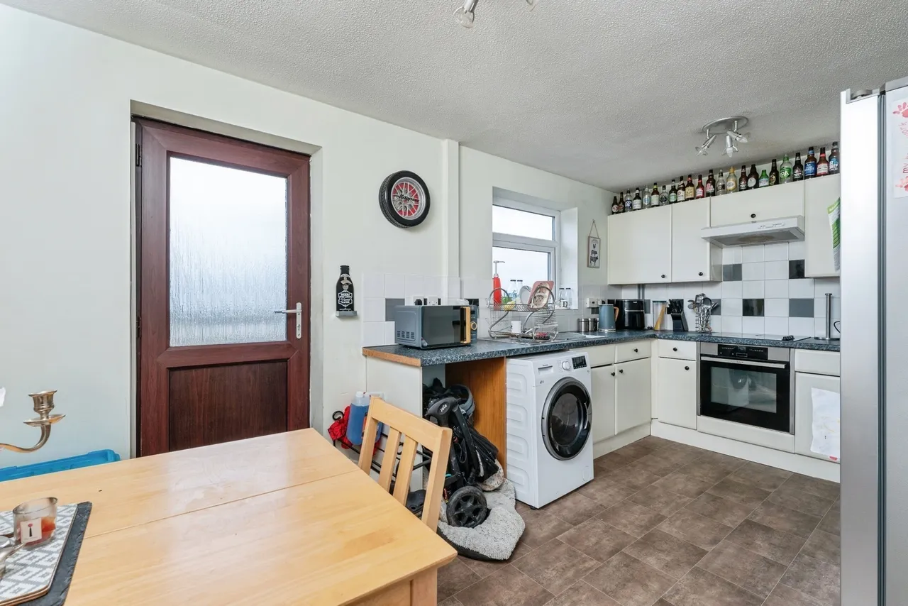 Uwch Y Mor, Pentre Halkyn, CH8, photo 2