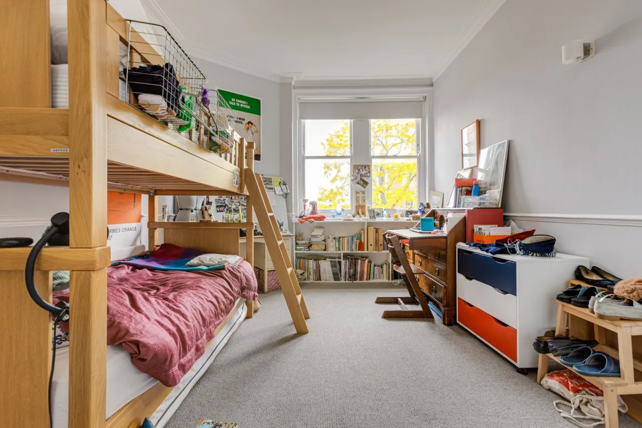 Prince Of Wales Drive, London, SW11, photo 11