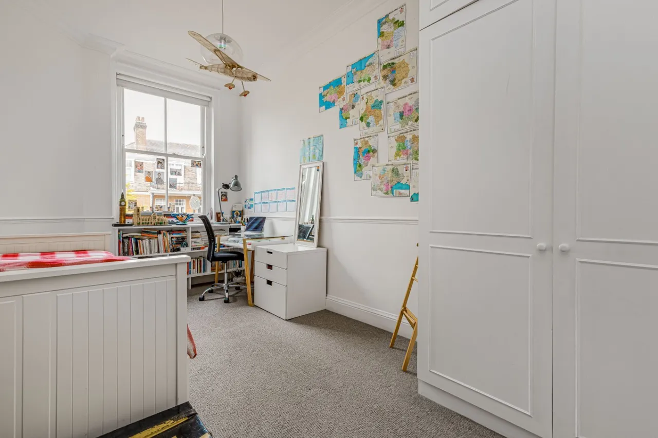 Prince Of Wales Drive, London, SW11, photo 9
