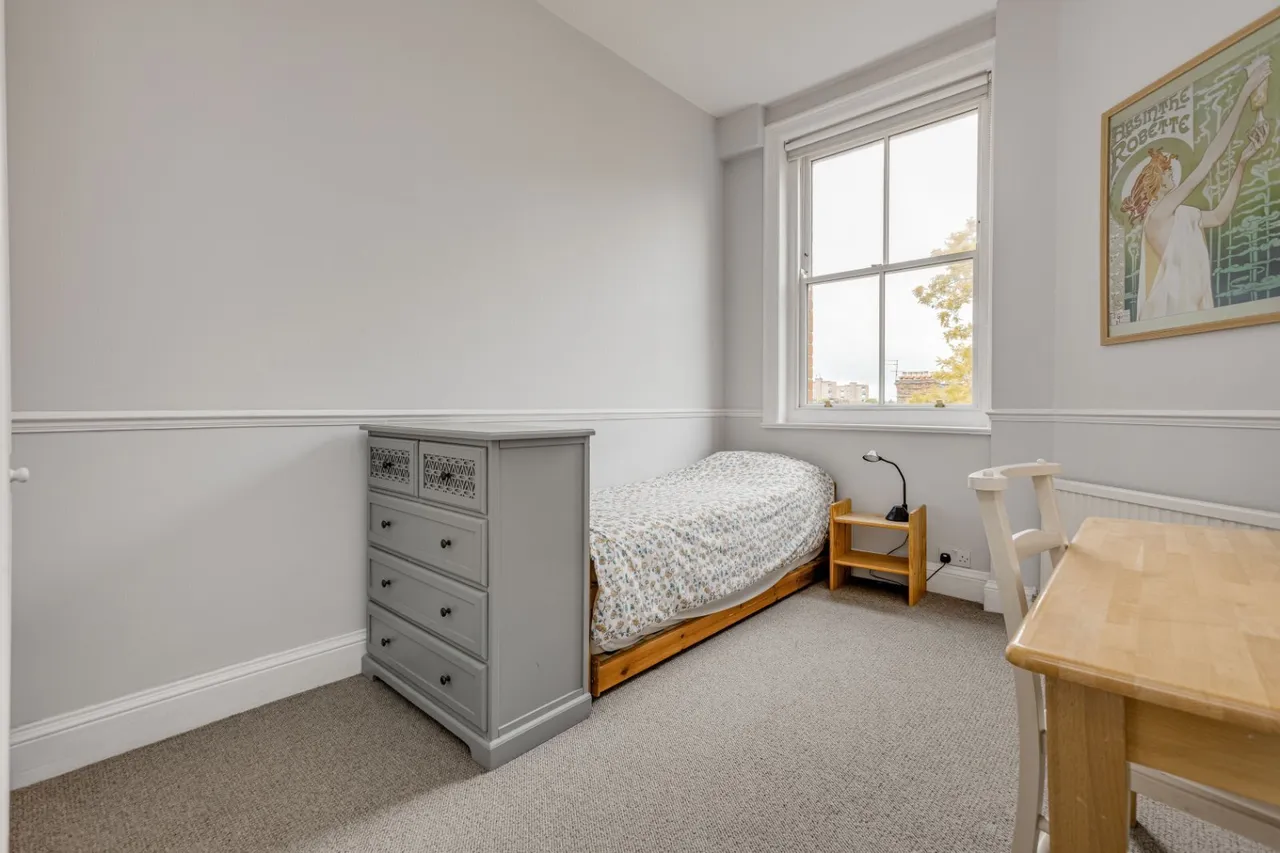 Prince Of Wales Drive, London, SW11, photo 10